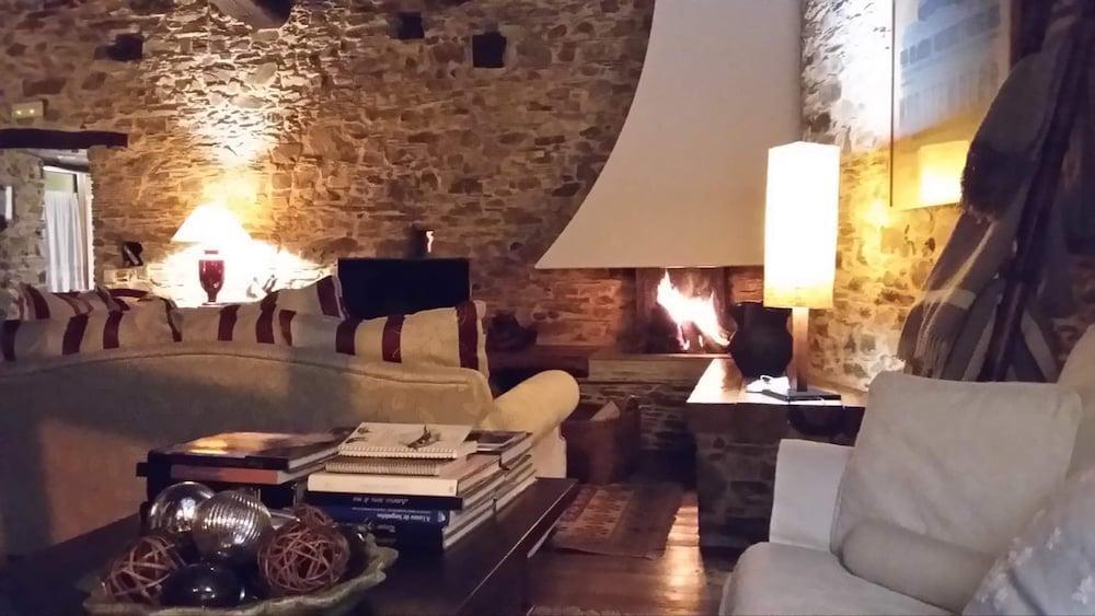 Casa Peleyon Castropol